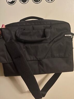Incase 13” Laptop Briefcase Computer Bag Black – Like New